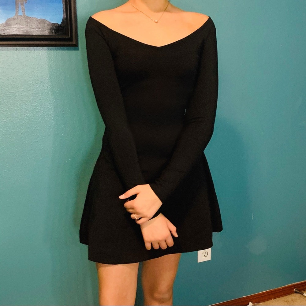 Black aritzia skater dress long sleeve